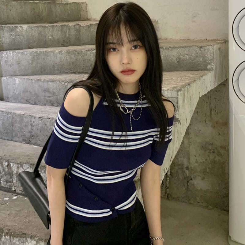 Áo Thun Tay Ngắn Trễ Vai Họa Tiết Kẻ Sọc Thời Trang Mùa Hè 2022 Cho Nữ