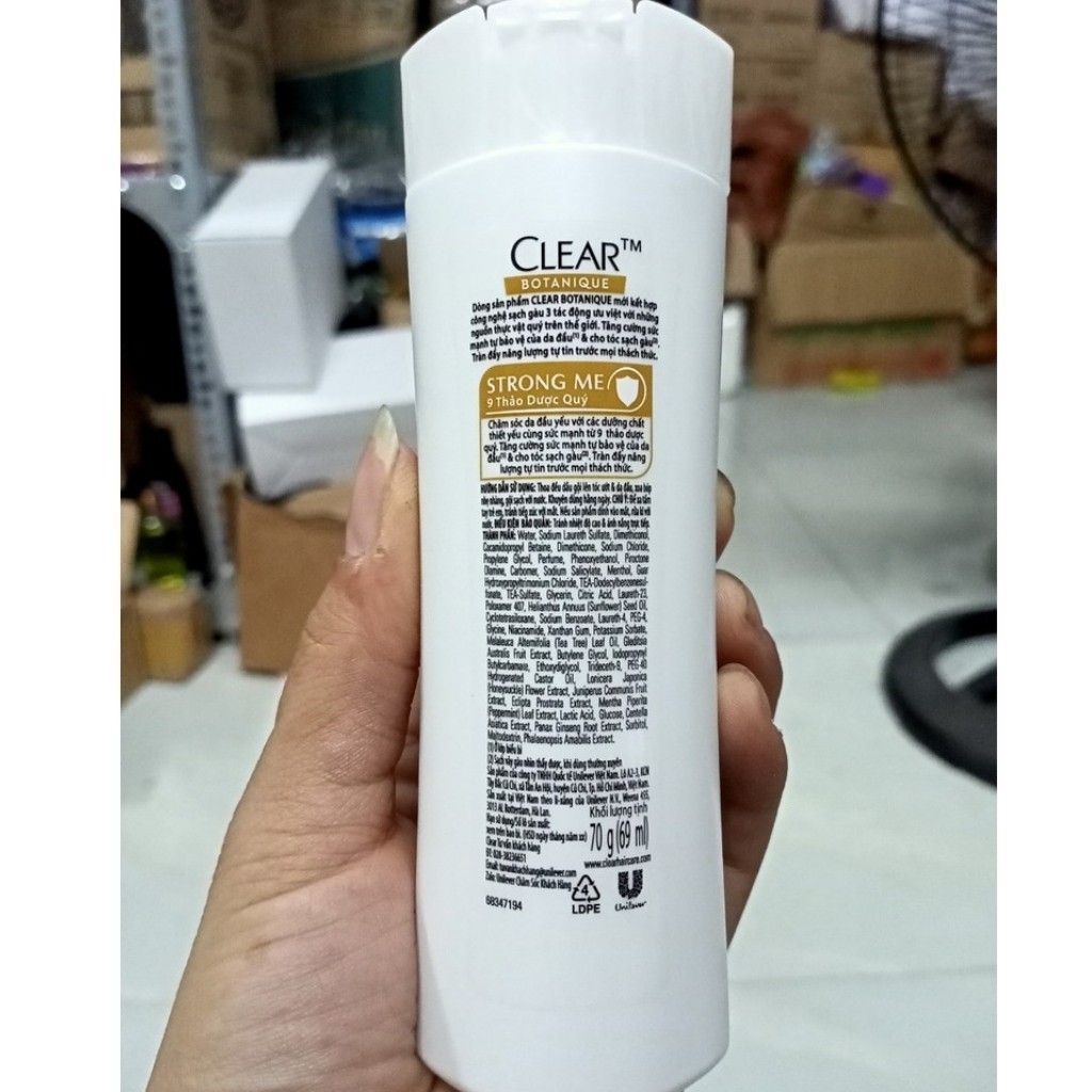 Dầu gội Clear Thảo Dược-Sạch Gàu- 70g