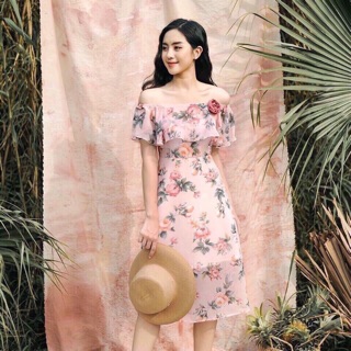 Váy hoa tơ trễ vai