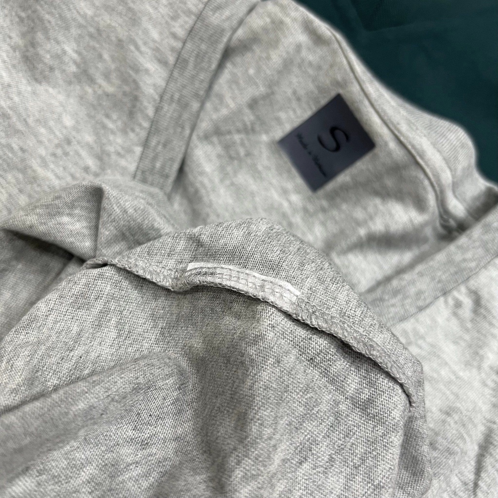 ÁO THUN NAM CỔ TIM UNIQLO