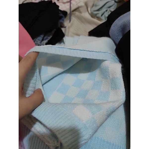 Áo len gile caro hot trend năm nay sang xịn mịn