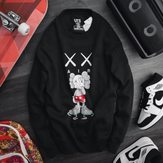 New Áo Nỉ Tay Dài Sweater Uniqlo X Kaws 2019 .