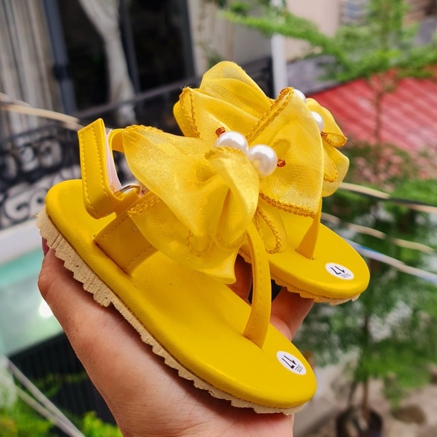Giày nơ xỏ ngón cho bé gái đính nơ màu vàng chất liệu da siêu đẹp