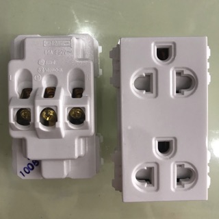 Hạt 2 ổ cắm 3 chấu có màn che S18CC