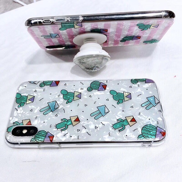 Giá đỡ điện thoại có kim tuyến lấp lánh bên trong xinh xắn