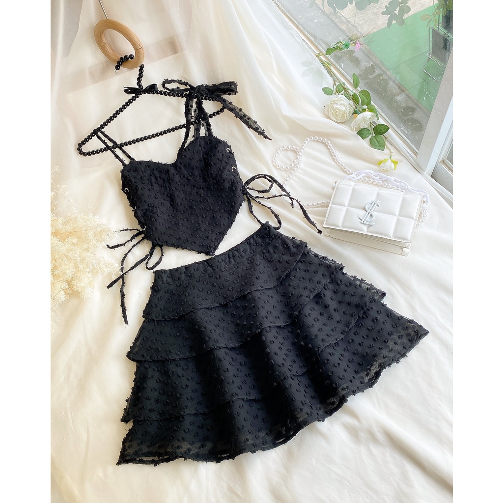 Set áo hai dây buộc nơ kèm chân váy xòe chất ren bi phong cách ullzang