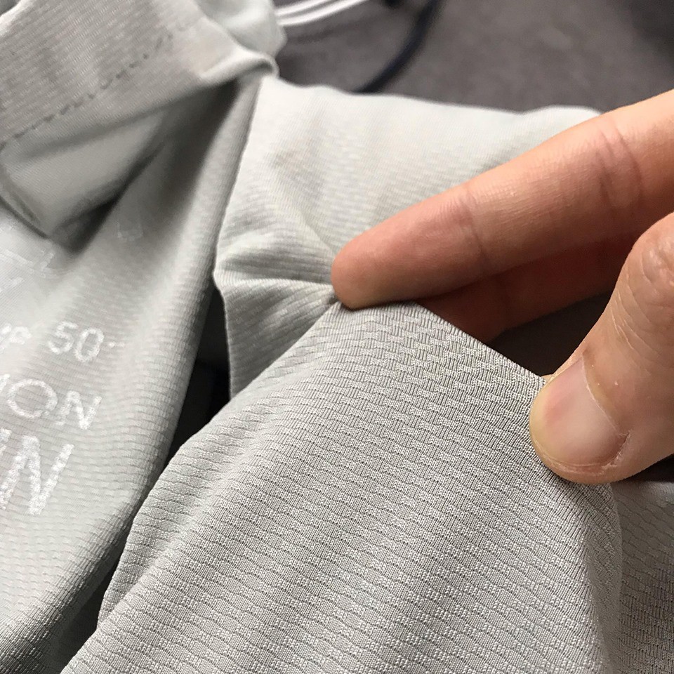 Áo chống nắng nam OKU chất vải kim cương có mũ trùm, áo khoác nắng nam dài trùm tay thông hơi thoáng mát ACP