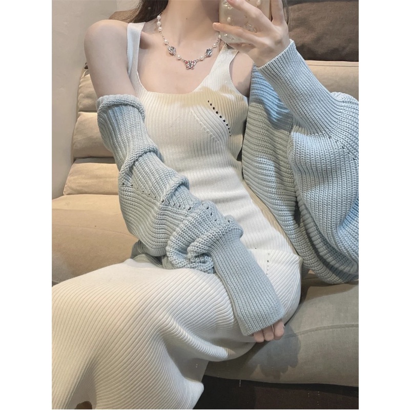 Bộ áo khoác cardigan tay dài + đầm 2 dây dệt kim phong cách thu đông mới
