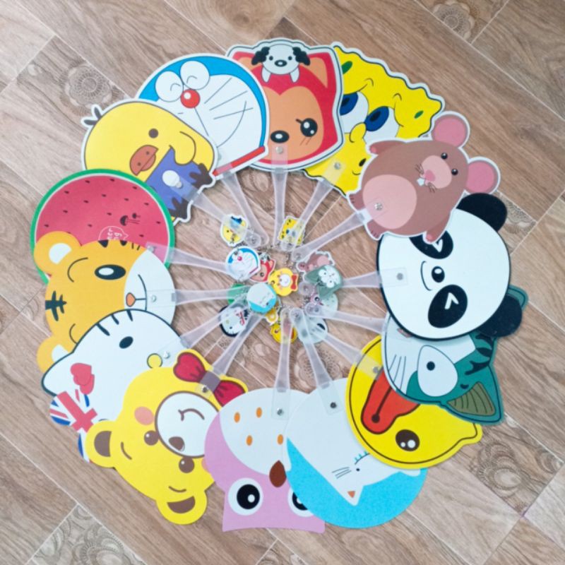 Quạt Nhựa Cầm Tay Hoạt Hình