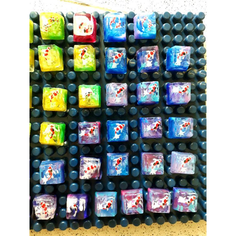 Keycap resin cá koi sắc màu trang trí bàn phím cơ gaming. | BigBuy360 - bigbuy360.vn