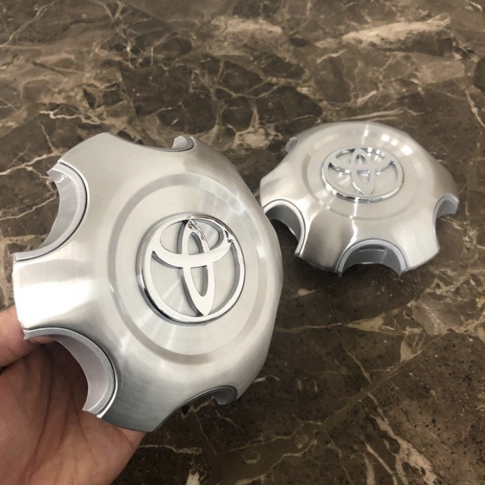 Sản Phẩm Logo chụp mâm, ốp lazang bánh sau xe ô tô Toyota Land Cruiser Prado TY-038 (Đời 2002-2012) .