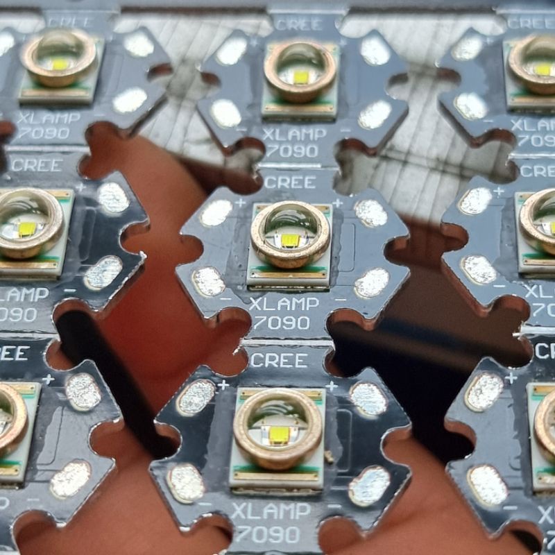 Đèn led CREE XLAMP-7090  hàng tồn kho ánh sáng trắng