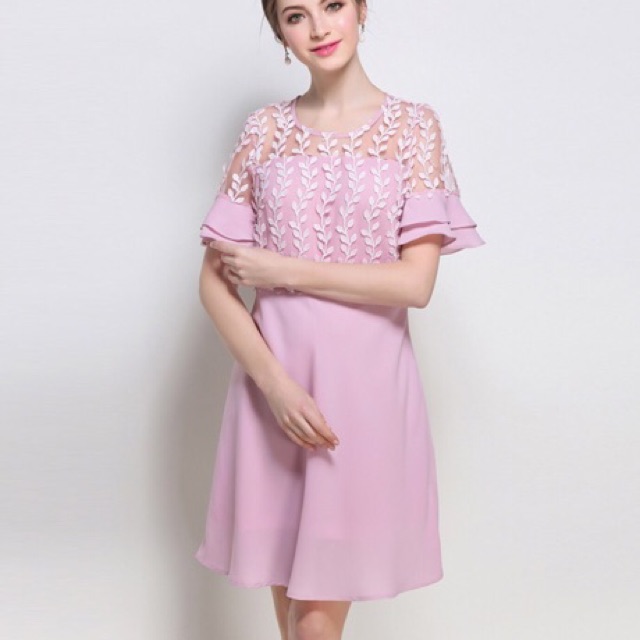 Đầm xoè màu hồn tay loe in hoa 3D size cho người béo 65-85kg