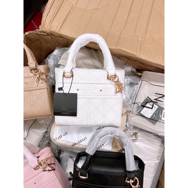 𝐓𝐮́𝐢 lyn tay cầm ô trám