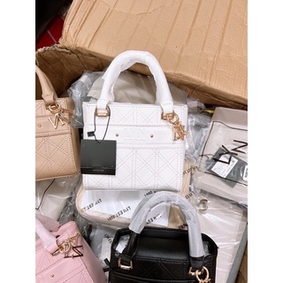 ❥ 𝐓𝐮́𝐢 𝐭𝐚𝐲 𝐜𝐚̂̀𝐦 𝐋𝐲𝐧 hộp vuông