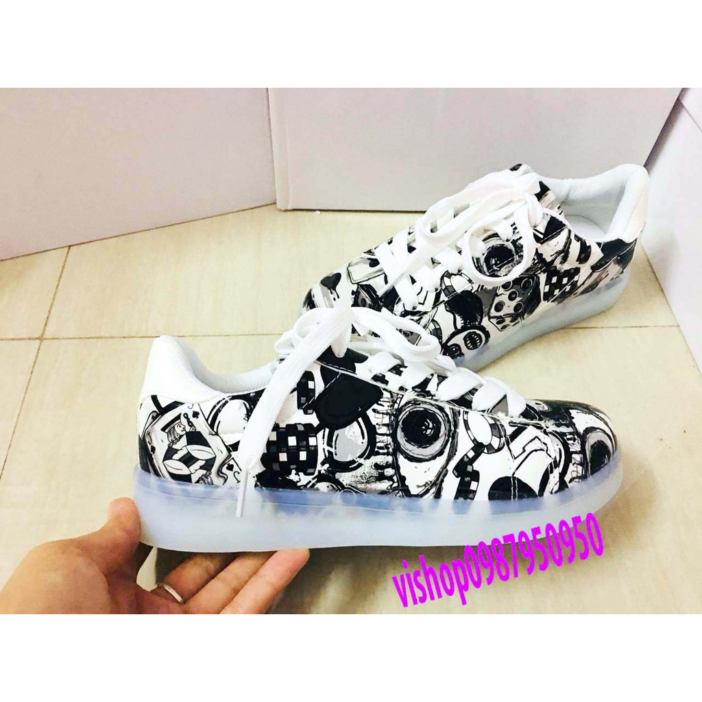 Giày Phát Sáng Họa  Tiết Đen Nhạt sáng 7 màu 11 chế độ