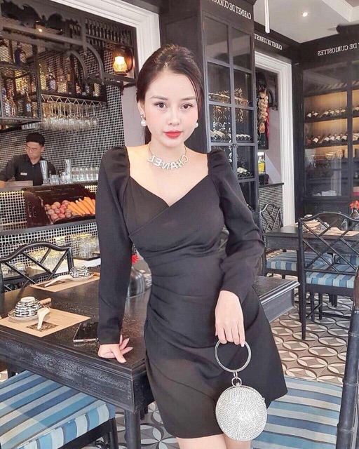 Vay nhún tay ngọc