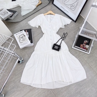 ĐẦM MAXI TRẮNG CỔ V PHỐI NÚT ĐUÔI CÁ