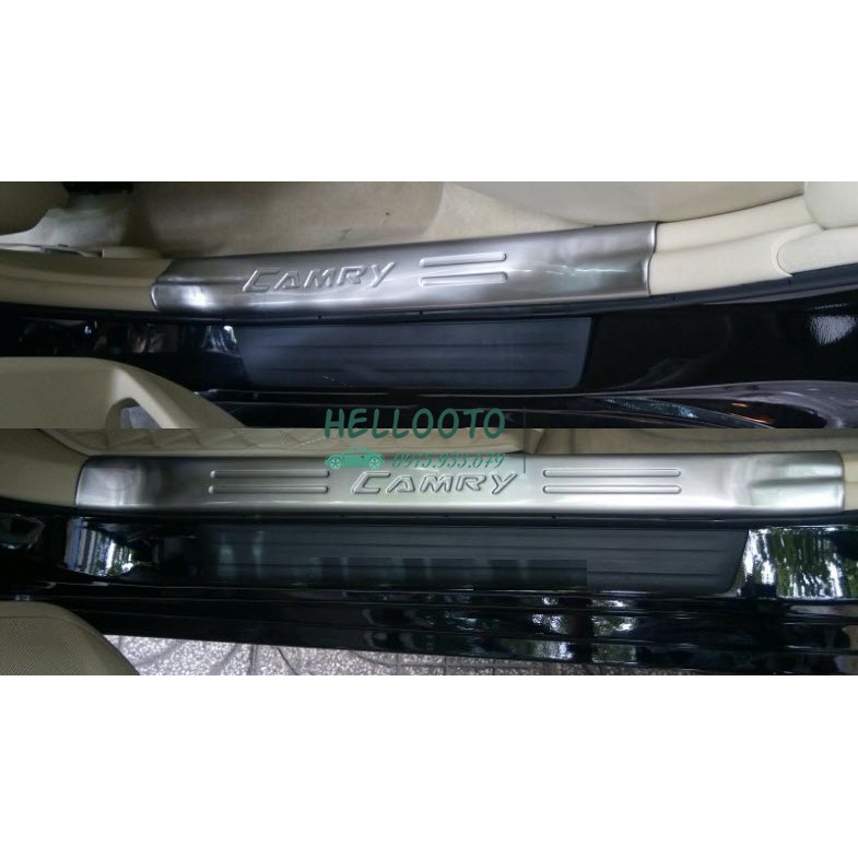 Ốp bậc Cửa Xe Toyota Camry 2014 đến 2018 Mẫu Inox