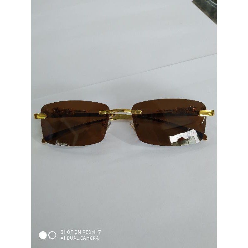 kính mát khoan cartier càng beo của pháp