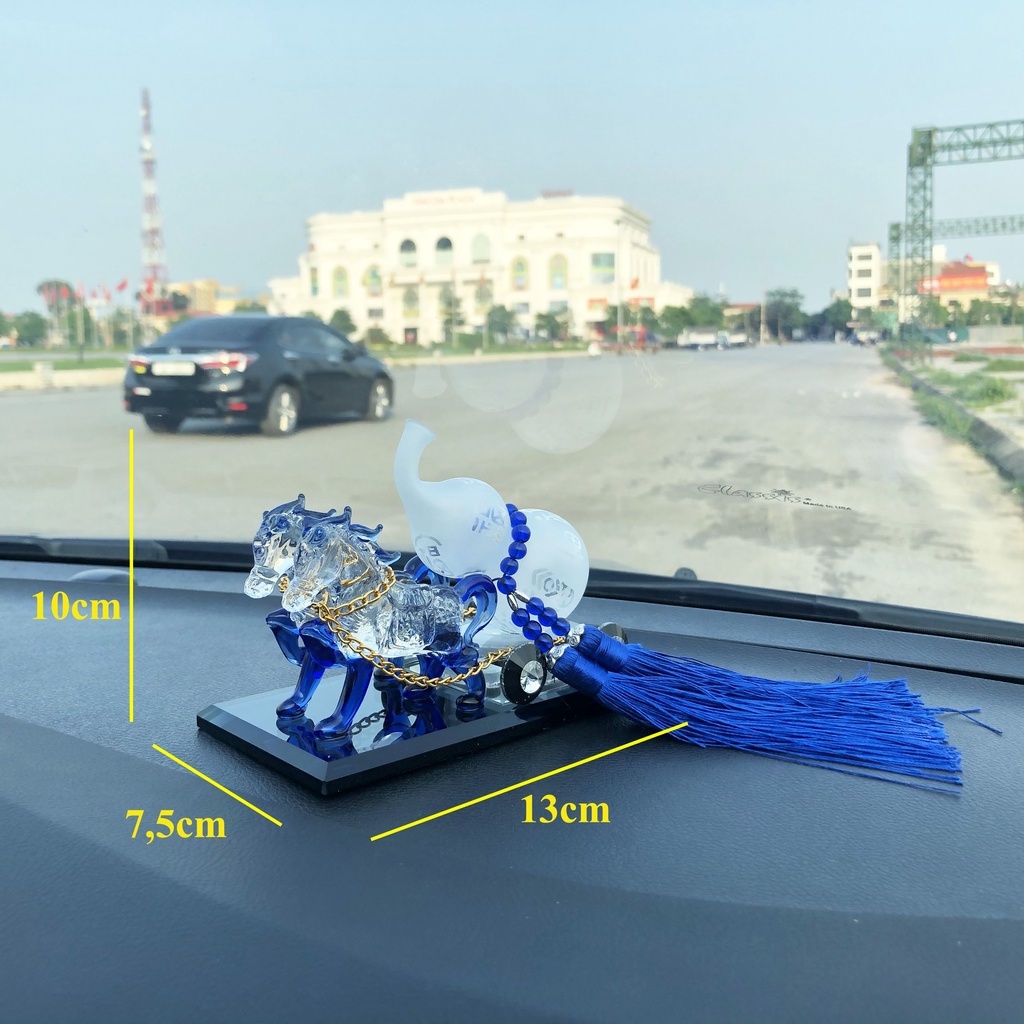 Tượng mã kéo hồ lô thủy tinh pha lê trang trí taplo xe hơi có kèm nước hoa