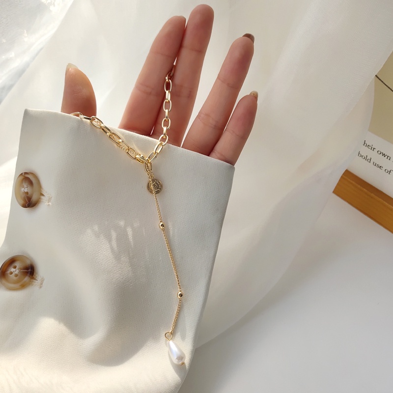 Vòng cổ đính ngọc trai thiết kế đơn giản