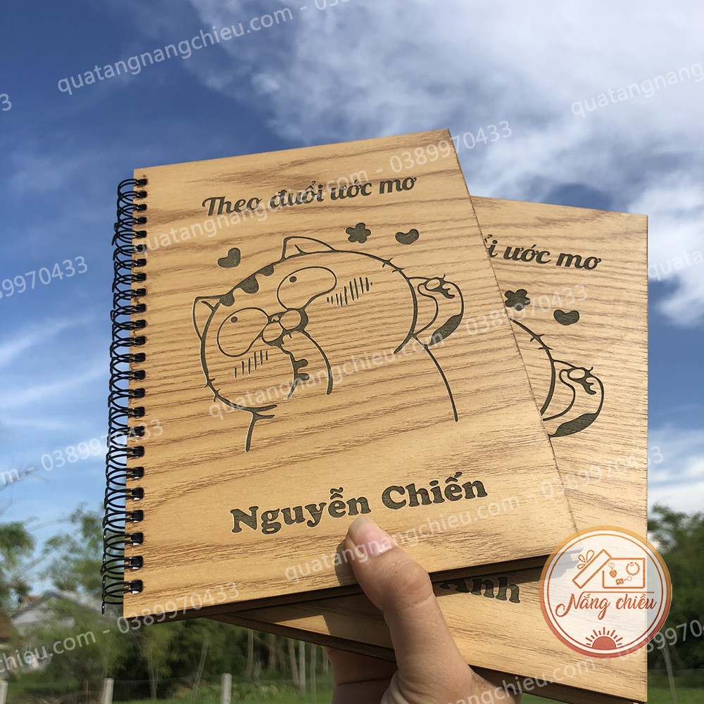 Note Book cá nhân khắc hình Mèo Ami Bụng Bự - Sổ bìa gỗ cứng 2 mặt - Gáy xoắn trẻ trung, năng động