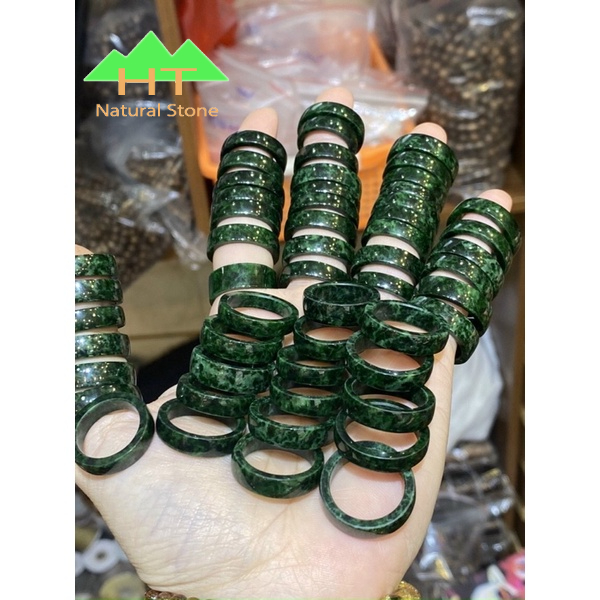 Nhẫn tròn đá bản vuông ngọc sơn thủy