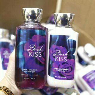 Bộ đôi sữa tắm dưỡng thể Bath & body works - dark kiss, cam kết 100% hang chính hãng của mỹ
