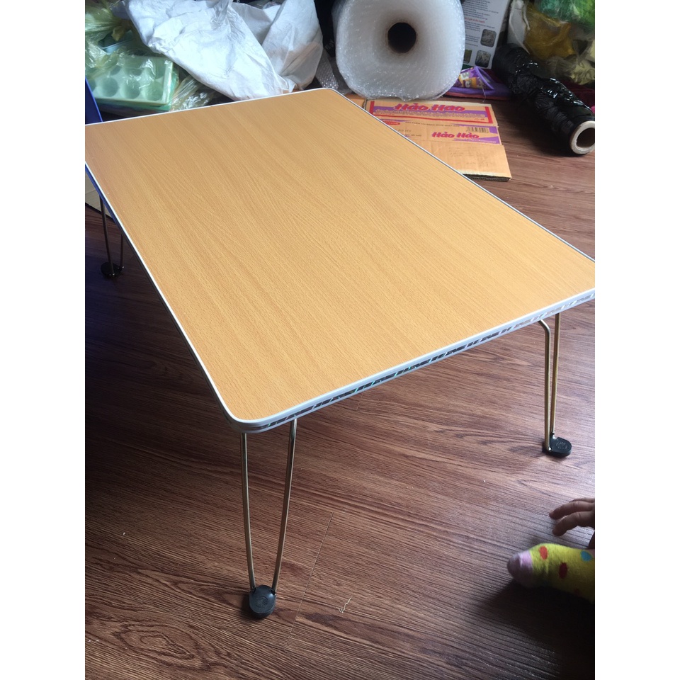 Bàn học sinh vân gỗ chân gấp xếp gọn freeship (60x40x30)