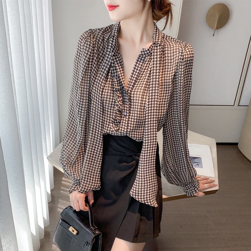 Áo sơ mi tay phồng cột nơ cổ ziczac