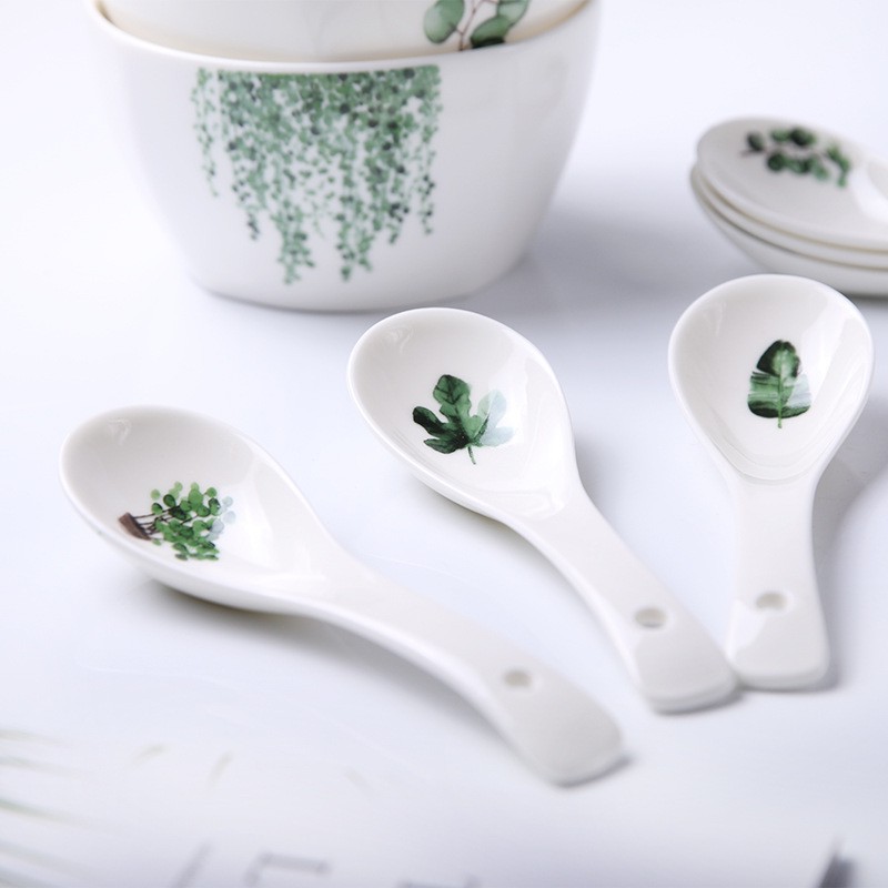 Muỗng ăn cơm, thìa ăn cơm kích thước 14cm chất liệu gốm sứ.