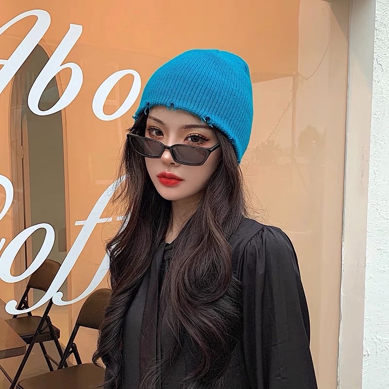 Mũ beanie len rách nhiều màu sắc
