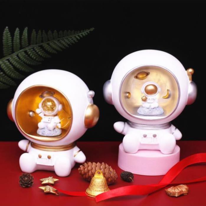 Đèn Ngủ Led Trang Trí Phi Hành Gia EMA Gối nệm cho người việt