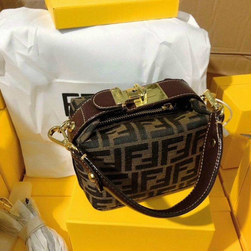 Túi xách tay mini size 18cm full box Vip
