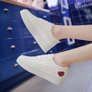 Giày thể thao tim❤️❤️