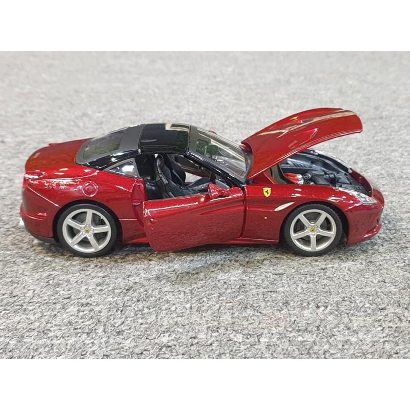 Xe Mô Hình Ferrari California T Closed Top 1:24 Bburago (Đỏ)