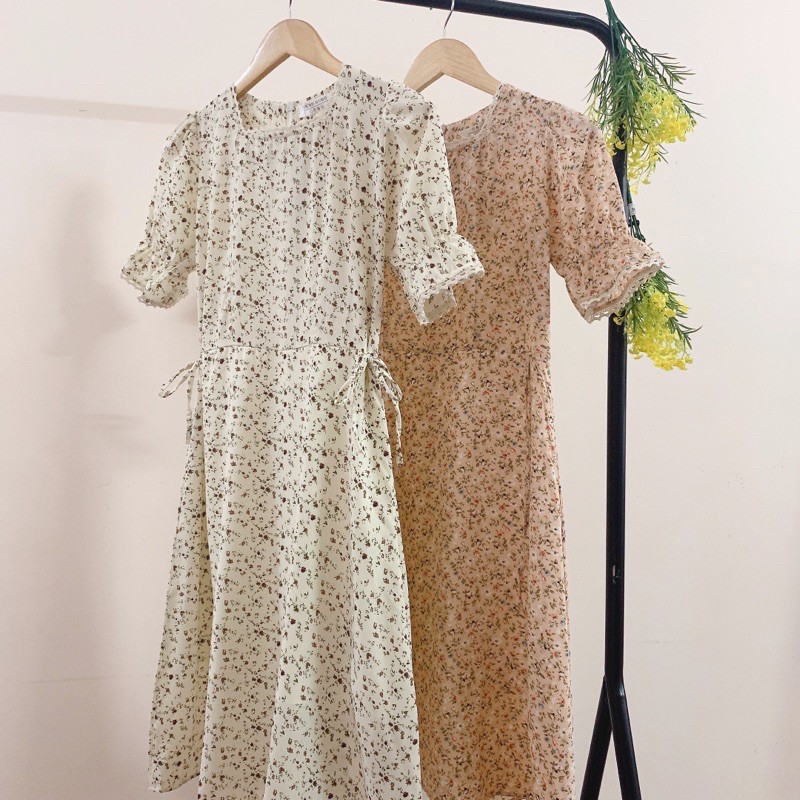 Đầm hoa nhí cổ vuông phối ren cổ và tay, khoá kéo, lót lụa,nơ buộc hai bên