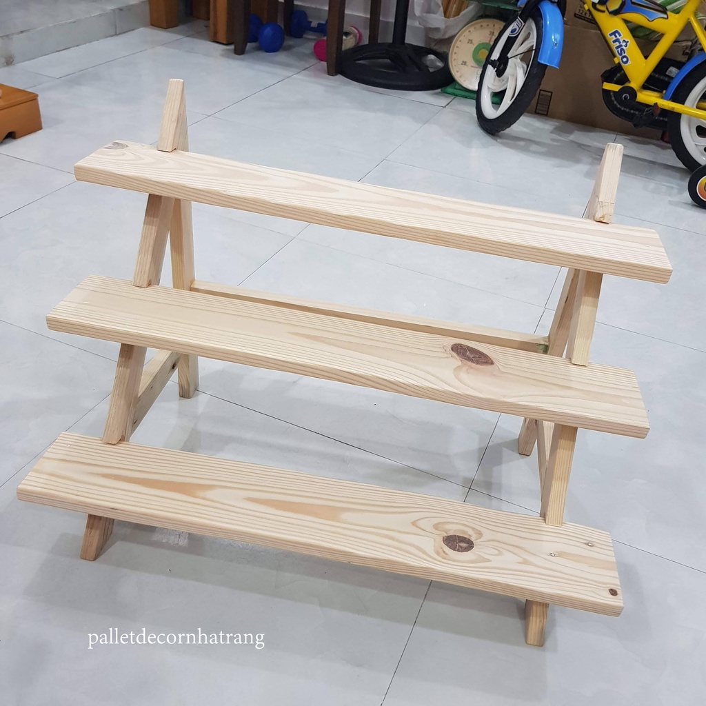 Kệ 3 tầng hình tháp chất liệu gỗ thông đa năng dùng để sen đá, chậu cảnh mini, trưng bày sản phẩm, để gia vị nhà bếp