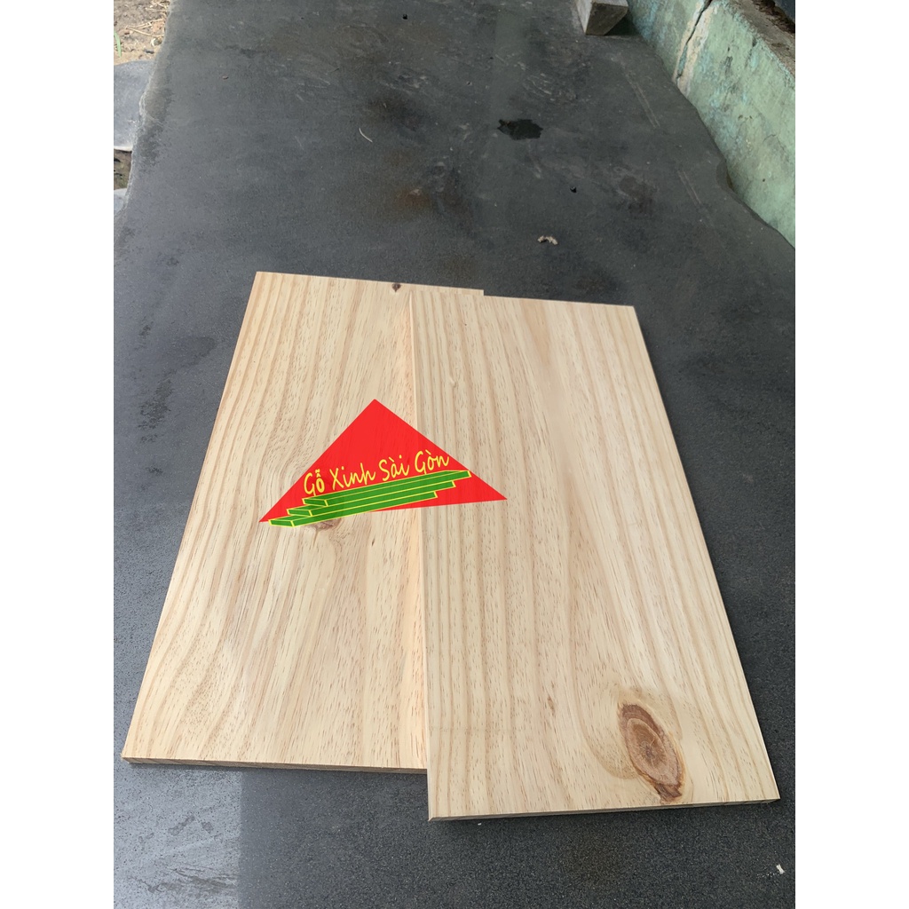 Tấm gỗ thông mặt lớn 24cm, dài 50cm, dày 2cm được bào láng 4 mặt đẹp thích hợp làm kệ, decorde, ốp tường