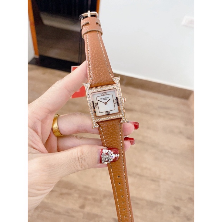 Đồng hồ nữ HERMES dây da mặt vuông đính đá cao cấp