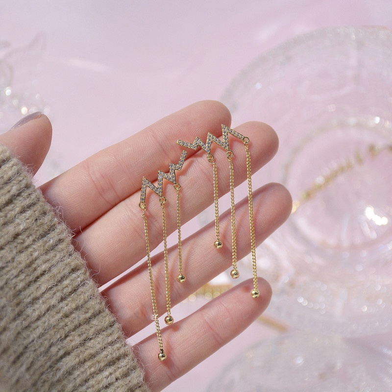 Đôi bông tai dáng dài đính đá phối tua rua phong cách Hàn Quốc cổ điển cho nữ