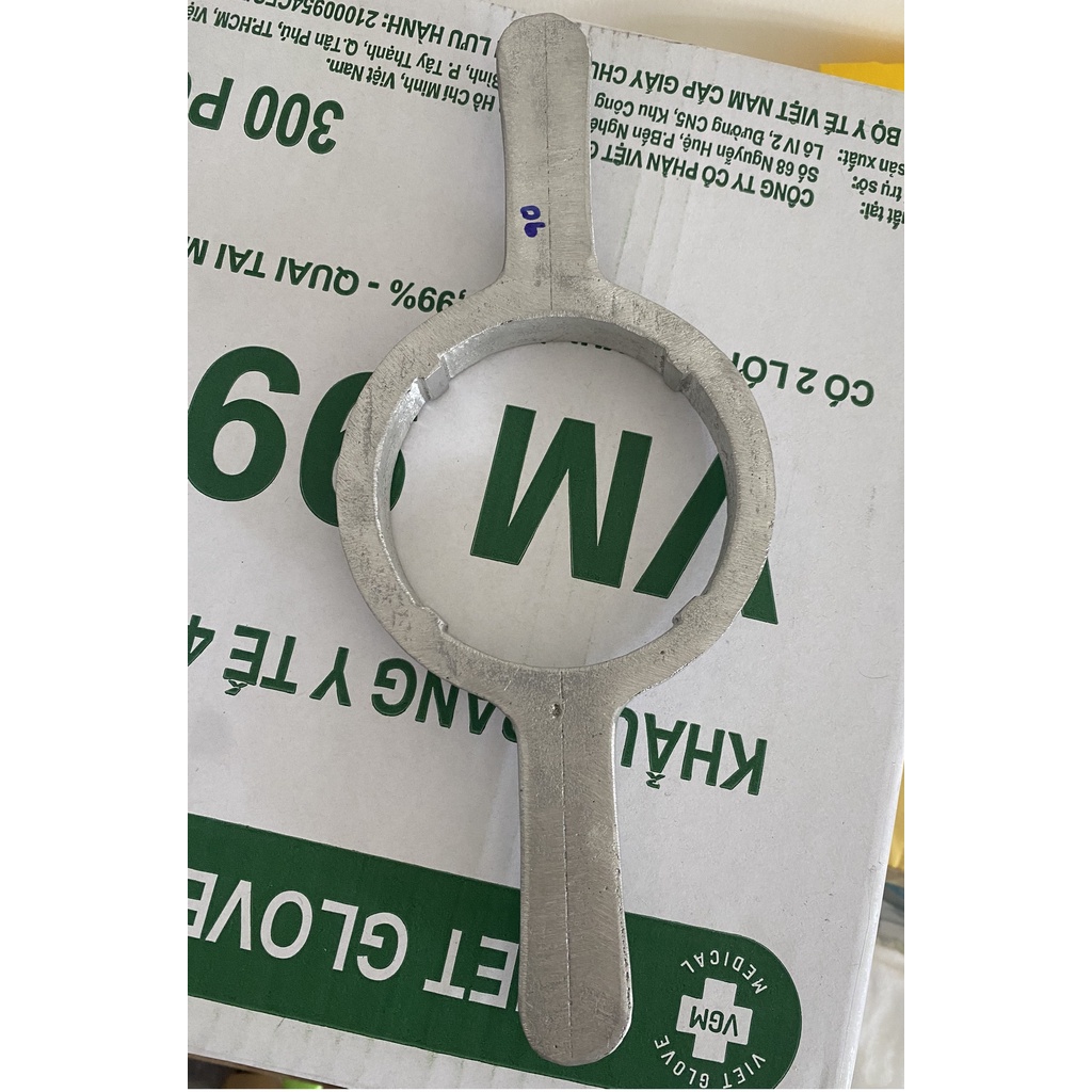 Cây vặn và mở nắp bình nước 20L bằng nhôm