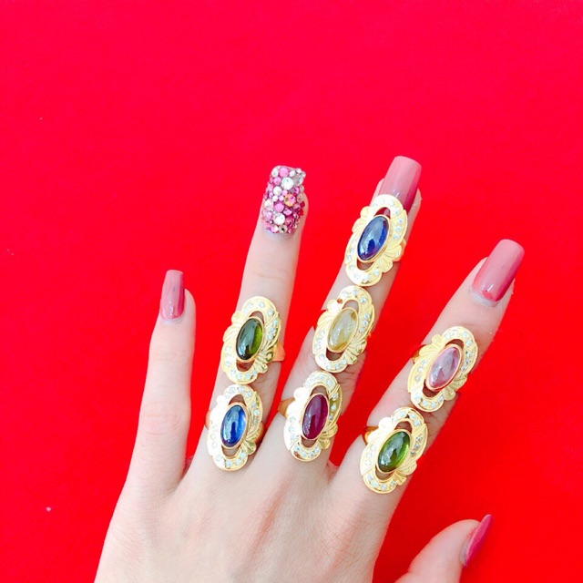 Nhẫn hột dài giữa