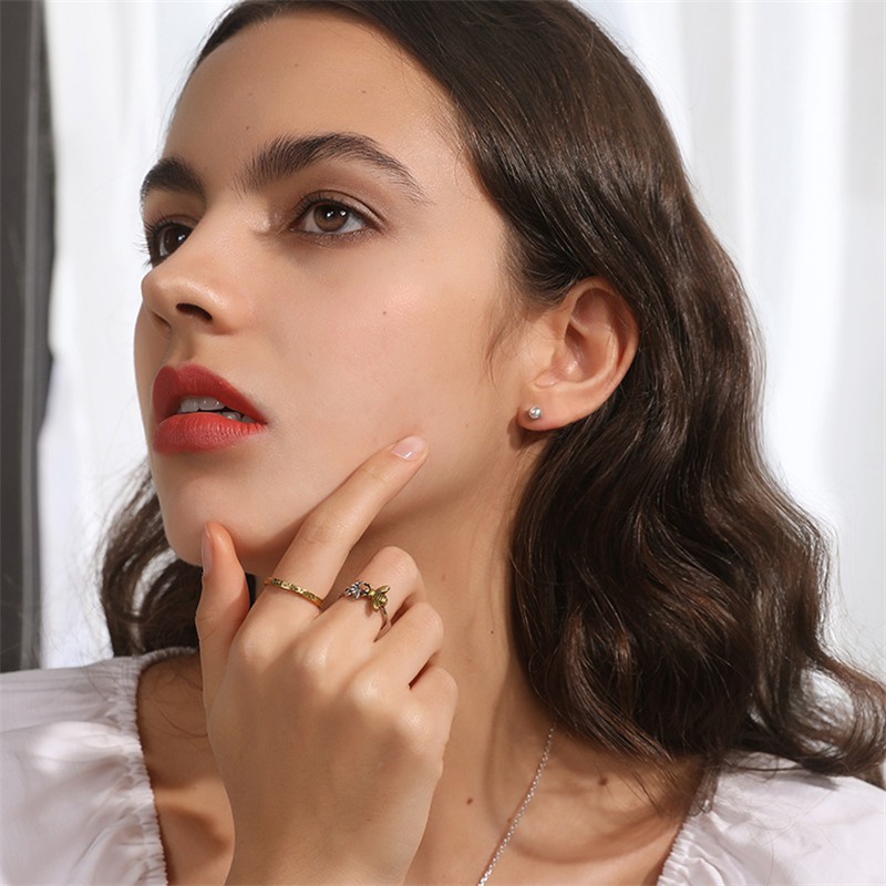 Simple and Fashionable S925 Silver Earrings
