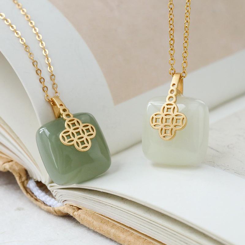 Vòng cổ Mạ Vàng Mặt Hình Xương Quai Xanh Đính Ngọc Bích Thời Trang