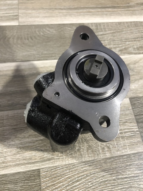 Sản phẩm gia đình làm: Bơm trợ lực lái 90/100E 2 lỗ ren18 SỎL