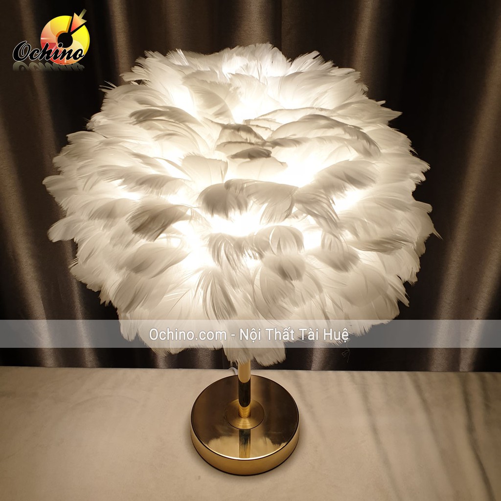 Đèn lông Vũ trang trí Hình Mây cao cấp chân inox mạ vàng sang chảnh.