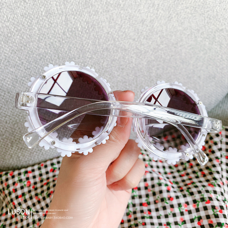 Kính mát gọng tròn trang trí hoa phong cách Hàn Quốc độc đáo thời trang