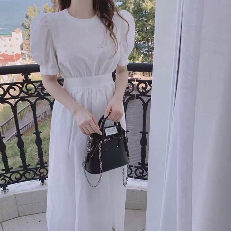 đầm suông bo eo hở lưng cổ tròn ngắn tay